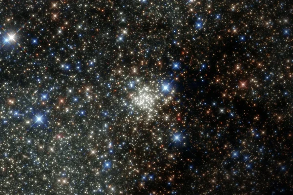 astronomers-find-hundreds-of-multi-tailed-extended-tidal-tails-in-oldest-known-globular-cluster-ngc-288