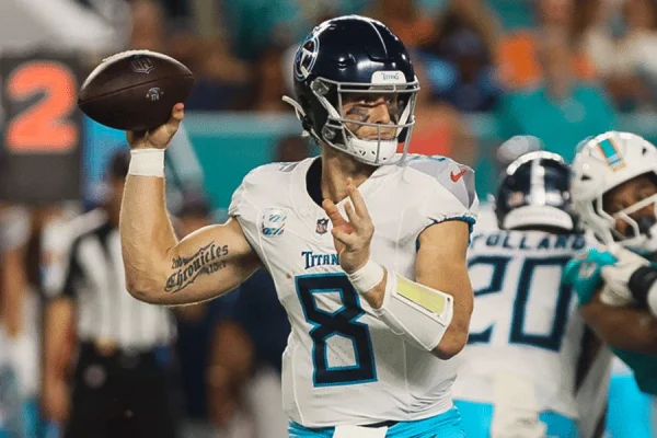 during-monday-night-football-versus-the-dolphins-tennessee-titans-quarterback-will-levis-sustained-an-injury