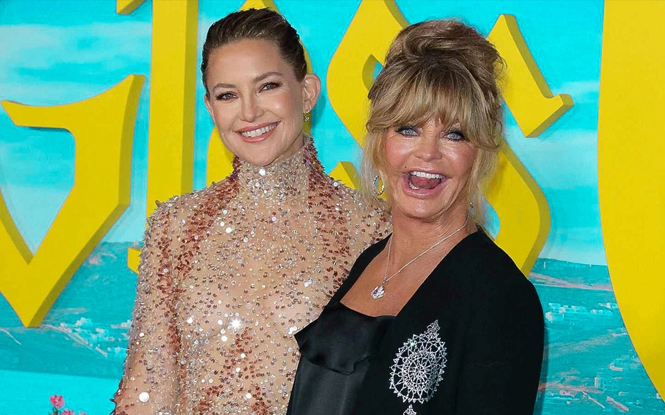 goldie-hawn-praised-daughter-kate-hudson-for-putting-foot-in-music