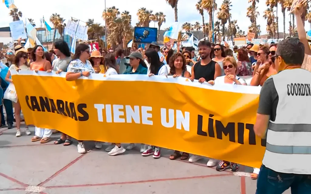 locals-rise-up-canary-islanders-protest-over-tourisms-impact-on-housing-and-environment