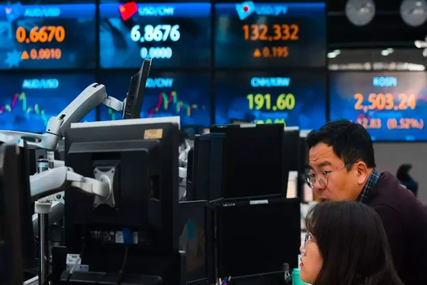 the-majority-of-asian-shares-monitor-wall-street-gains-while-oil-losses-continue