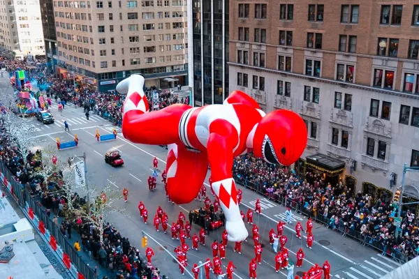 where-to-watch-the-macys-thanksgiving-parade-from-your-nyc-hotel-room