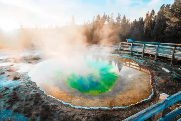 why-yellowstone-should-be-your-next-adventure-unmissable-sights-and-essential-tips