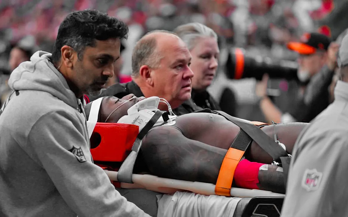 grant-dubose-a-wide-receiver-with-the-miami-dolphins-was-hospitalized-following-a-severe-head-injury