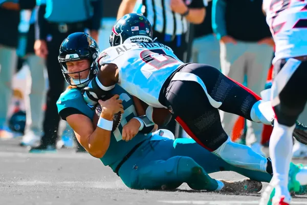 houston-texans-linebacker-azeez-al-shaair-penalized-three-games-for-unacceptable-late-hit-on-trevor-lawrence