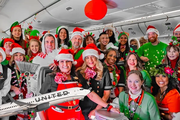 united-airlines-takes-families-on-a-magical-flight-to-the-north-pole