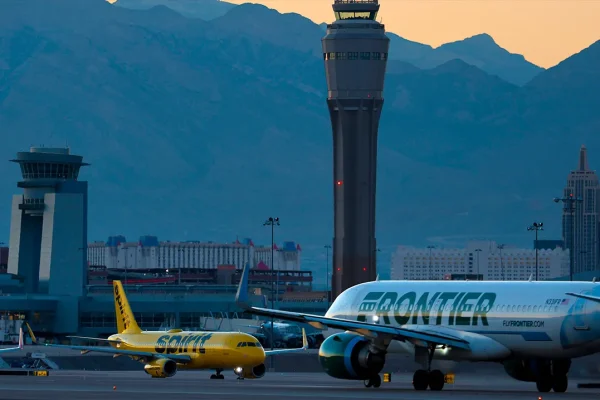 frontier-airlines-flights-temporarily-grounded-due-to-it-outage