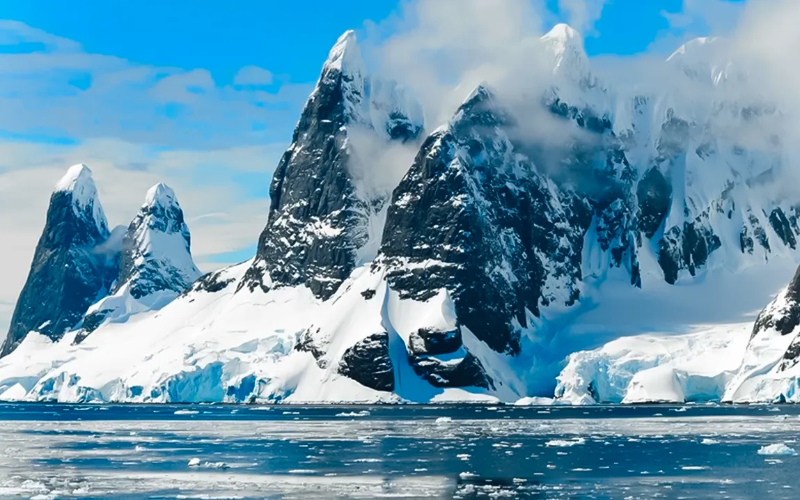 melting-antarctic-ice-sheets-may-be-fueling-larger-volcanic-eruptions-a-dangerous-feedback-loop