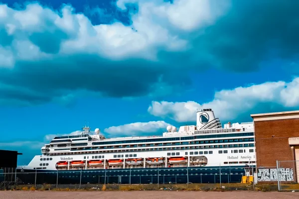 norovirus-outbreak-strikes-fourth-holland-america-cruise-sickening-60