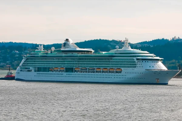 rare-illness-strikes-cruise-crew-28-sickened-by-mysterious-seafood-toxin