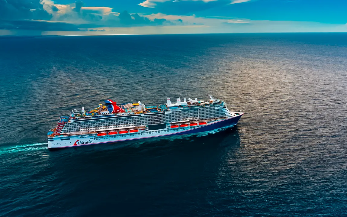 staying-connected-at-sea-wi-fi-and-cell-service-on-cruise-ship