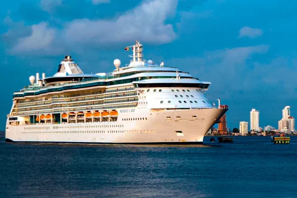 gastrointestinal-outbreak-hits-royal-caribbean-cruise-sickens-nearly-100-passengers