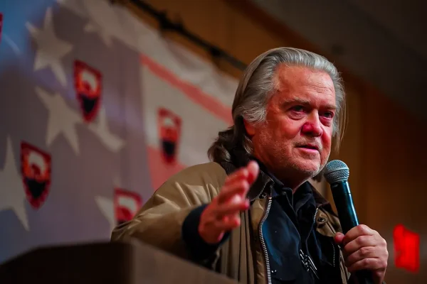 steve-bannon-pleads-guilty-to-defrauding-donors-in-border-wall-scheme