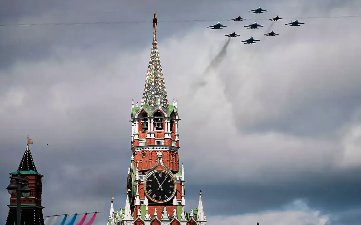 Drone Strikes Spark Chaos at Moscow Airports