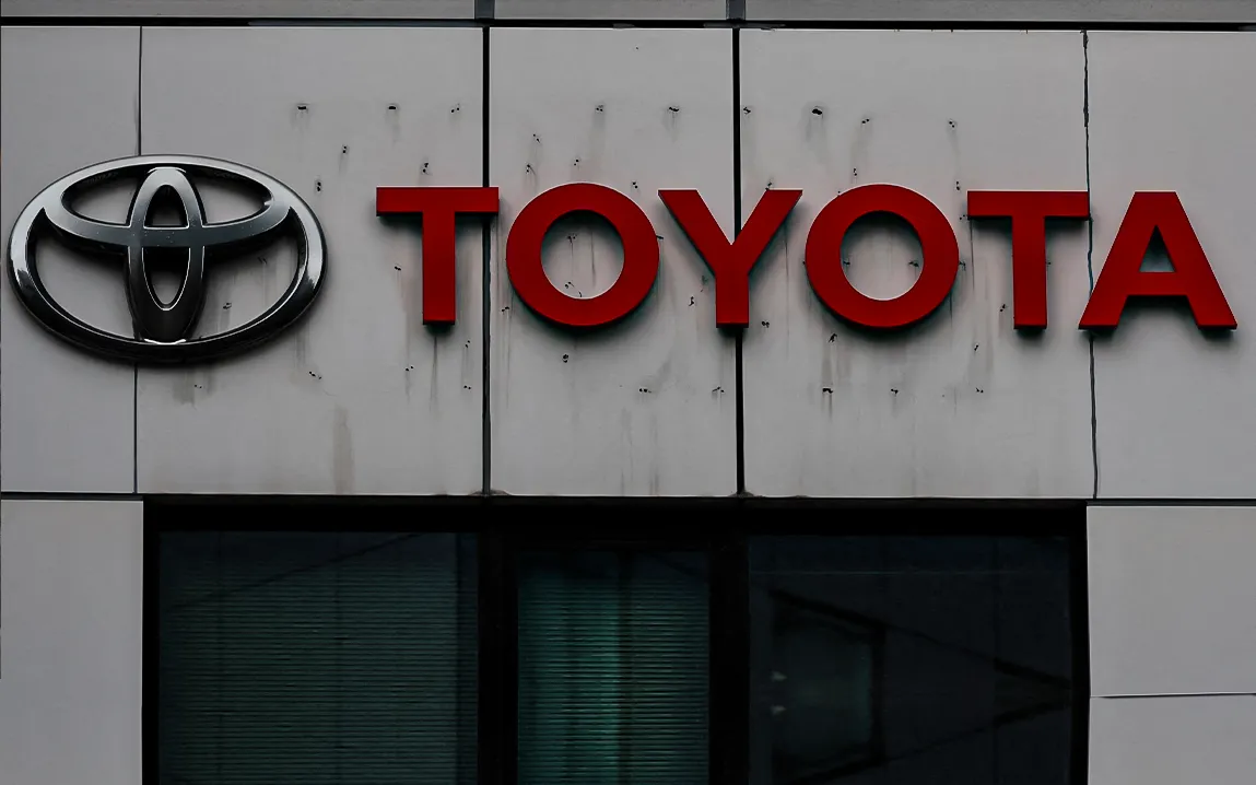 Toyota Profit Drops 21% Due to U.S. Tariffs and Yen Issues