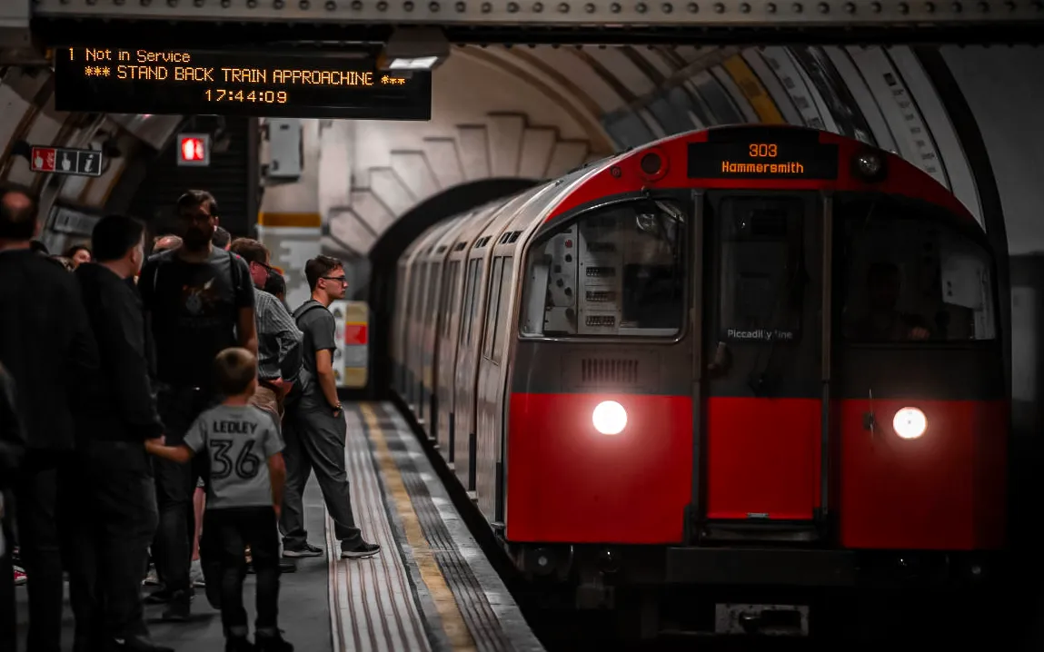 Trains Stopped, Chaos Ensues as London Underground Faces Power Outage