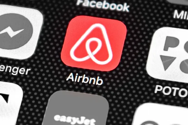 AIRBNB attacks new york mayoral