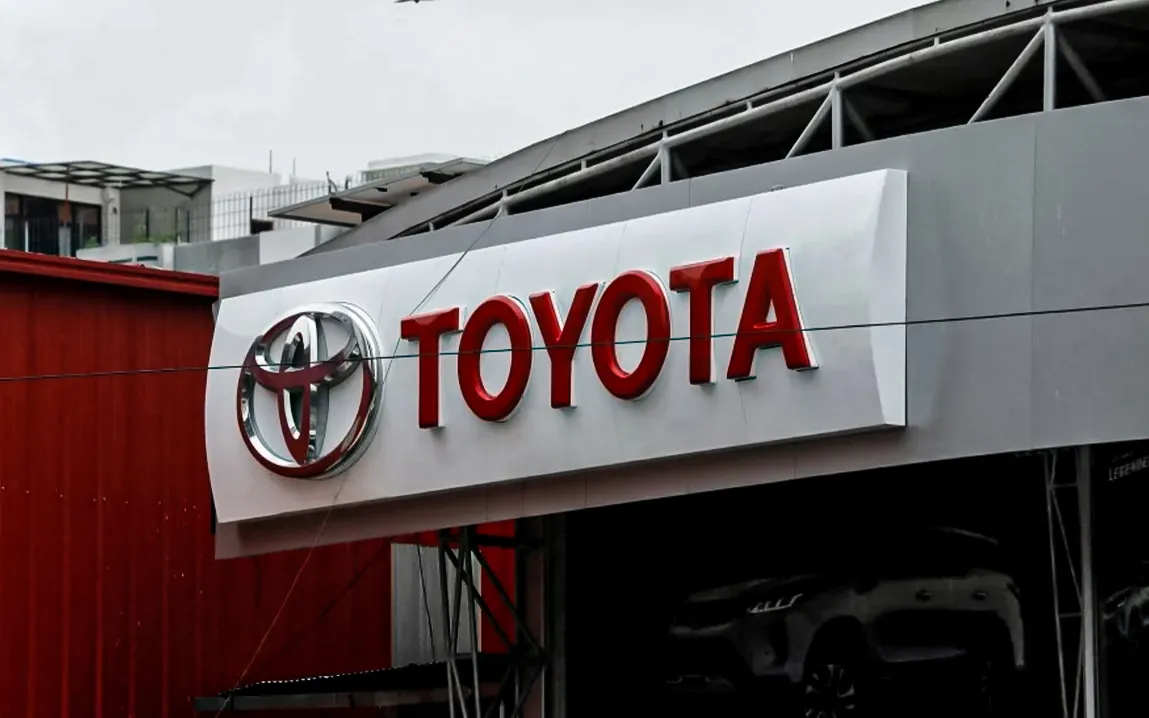 Toyota Industries sinks after parent’s takeover bid misses expectations